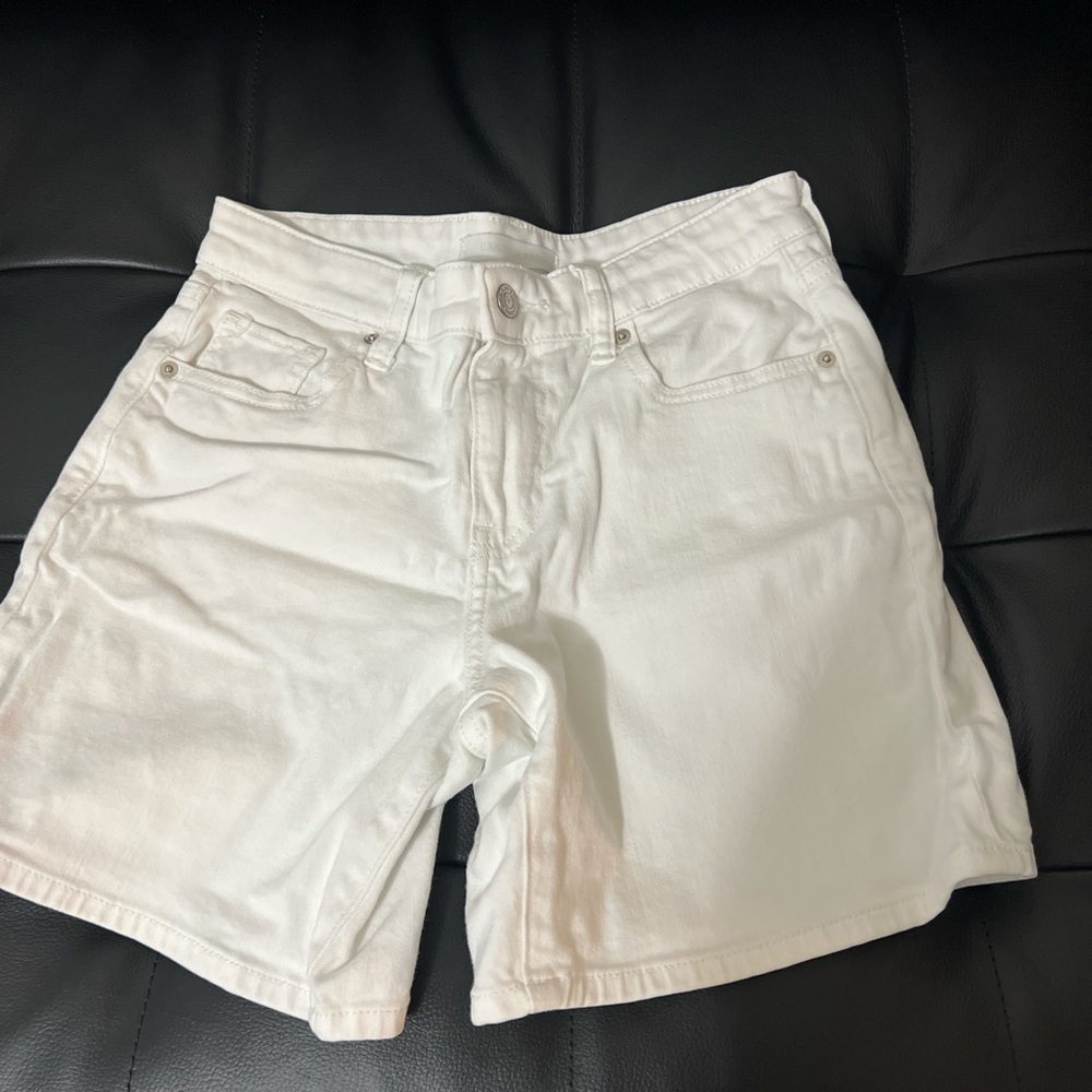 Uniqlo Women's White Jean Shorts